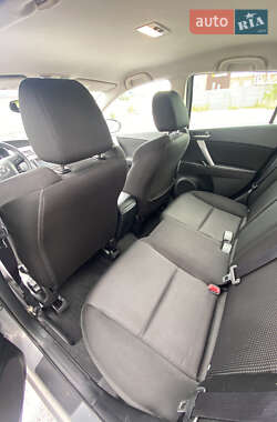 Хэтчбек Mazda 3 2012 в 
