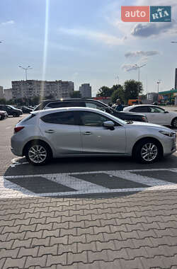 Хэтчбек Mazda 3 2017 в 