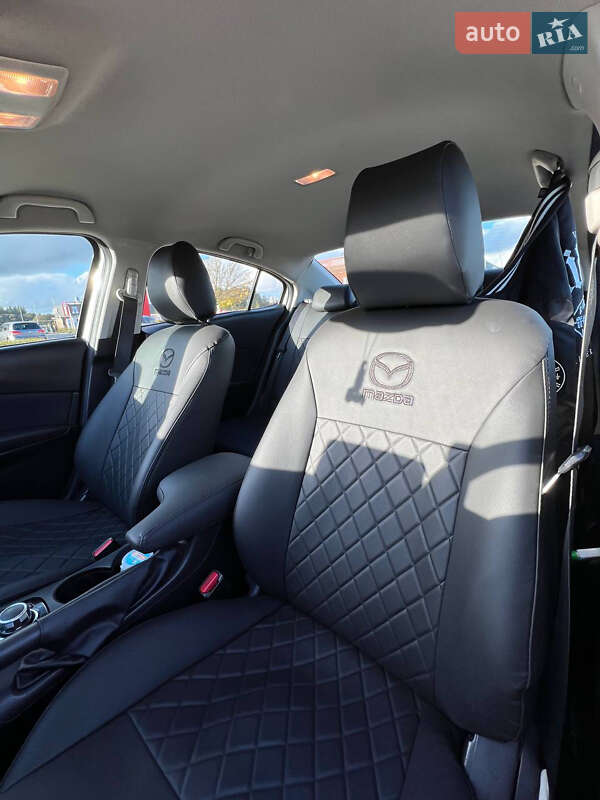 Седан Mazda 3 2015 в Киеве