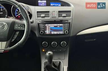 Хетчбек Mazda 3 2013 в 