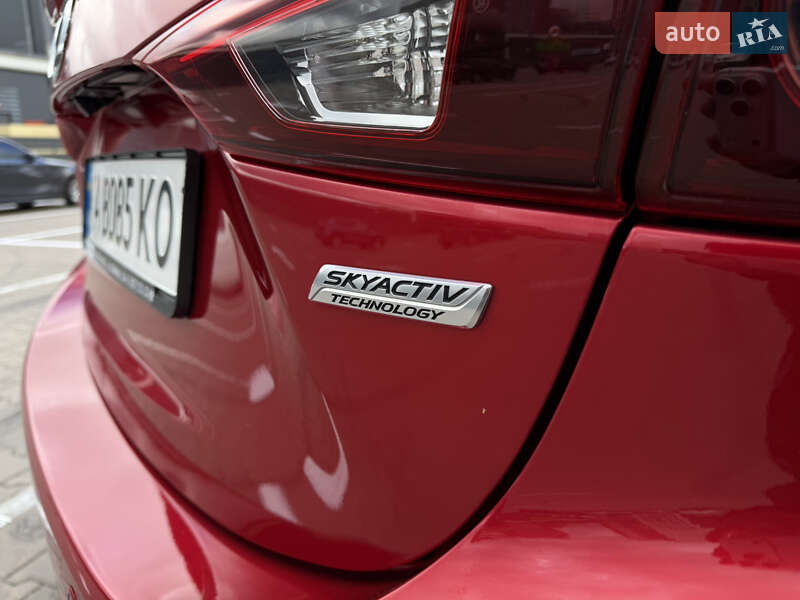 Седан Mazda 3 2017 в Києві