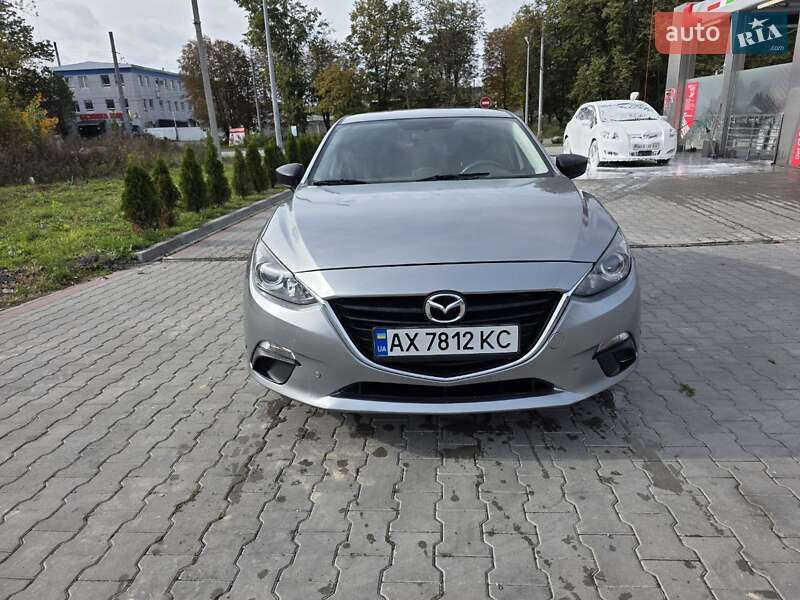 Седан Mazda 3 2016 в Тернополе