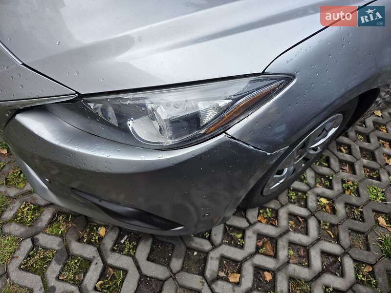 Седан Mazda 3 2016 в Тернополе