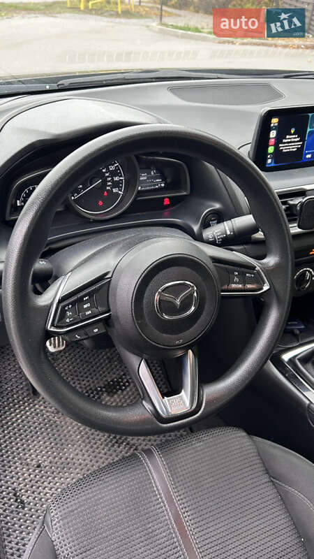 Седан Mazda 3 2017 в Харкові