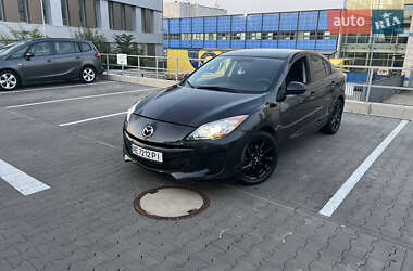 Седан Mazda 3 2012 в Мукачевому