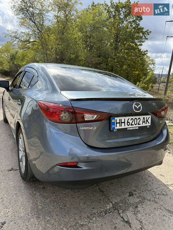 Седан Mazda 3 2016 в Ананьеве