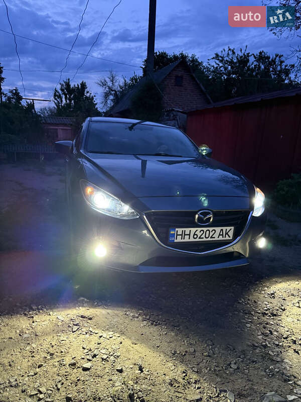 Седан Mazda 3 2016 в Ананьеве