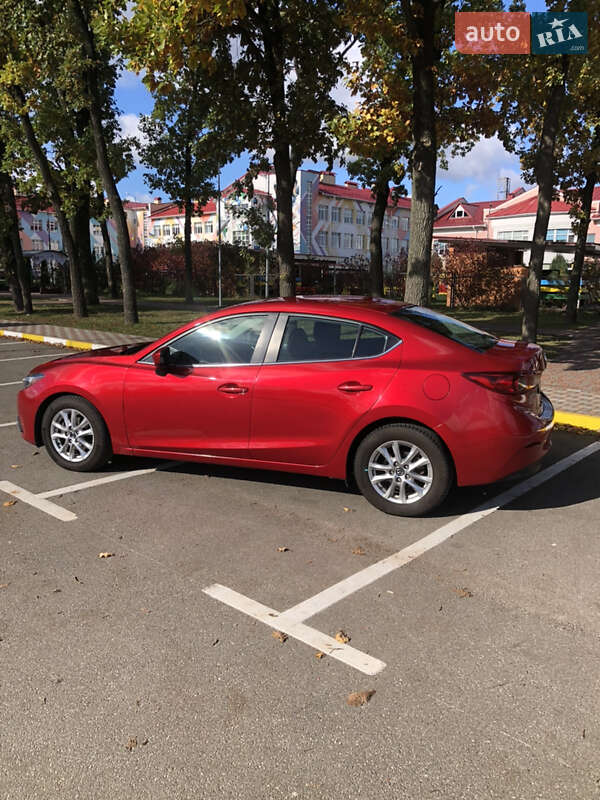 Седан Mazda 3 2016 в Киеве