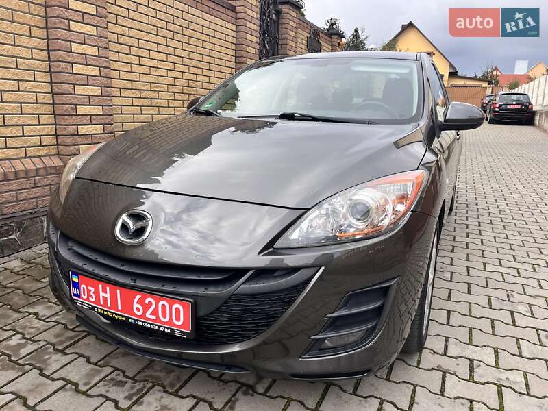 Седан Mazda 3 2011 в Луцке