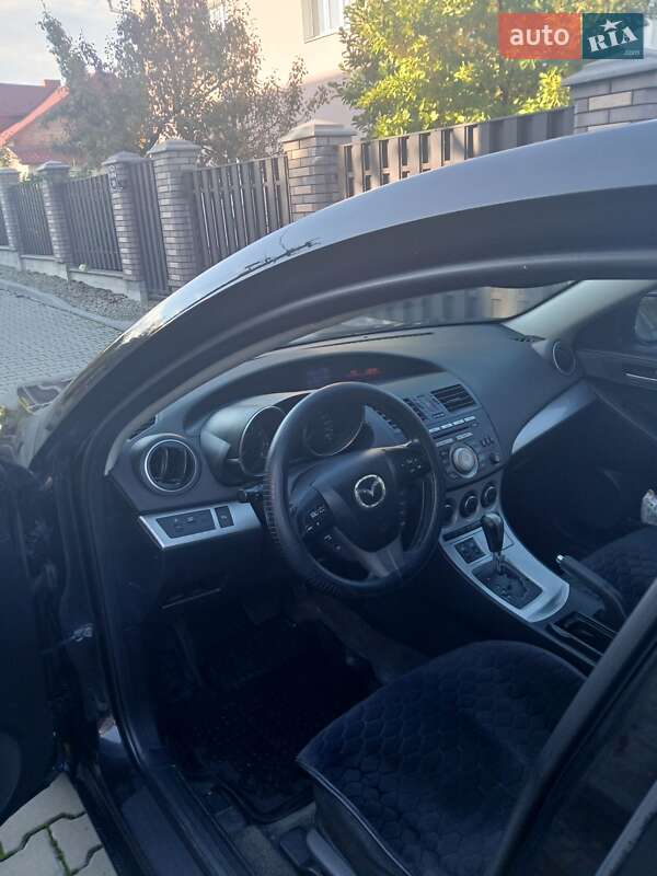 Седан Mazda 3 2011 в Ивано-Франковске
