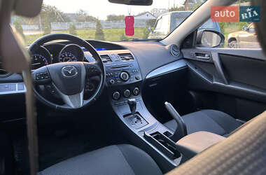 Седан Mazda 3 2013 в 