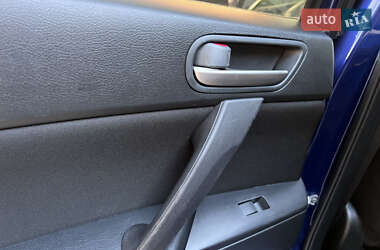Седан Mazda 3 2013 в 