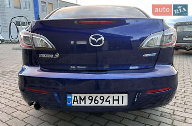 Седан Mazda 3 2013 в 