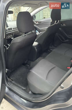 Седан Mazda 3 2015 в 