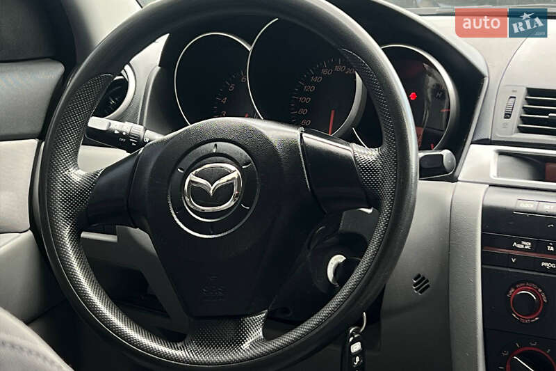 Хетчбек Mazda 3 2004 в Івано-Франківську