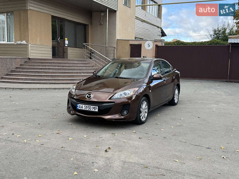 Седан Mazda 3 2011 в 