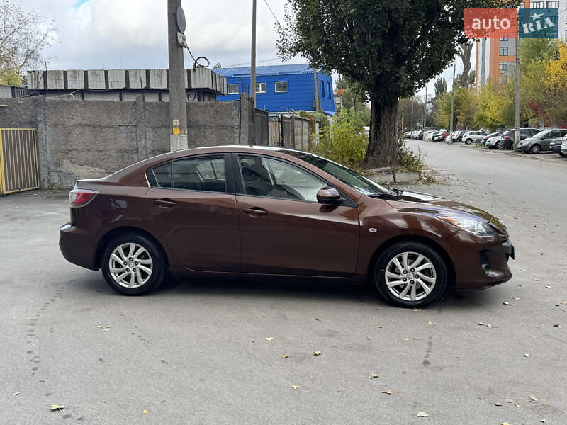 Седан Mazda 3 2011 в Києві