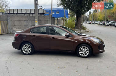 Седан Mazda 3 2011 в 