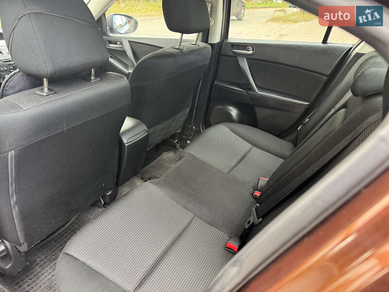 Седан Mazda 3 2011 в Києві