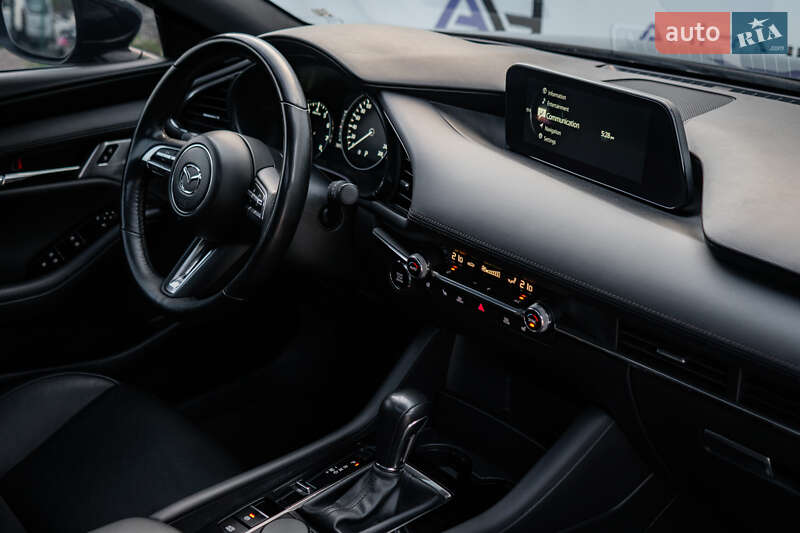 Хэтчбек Mazda 3 2022 в Киеве