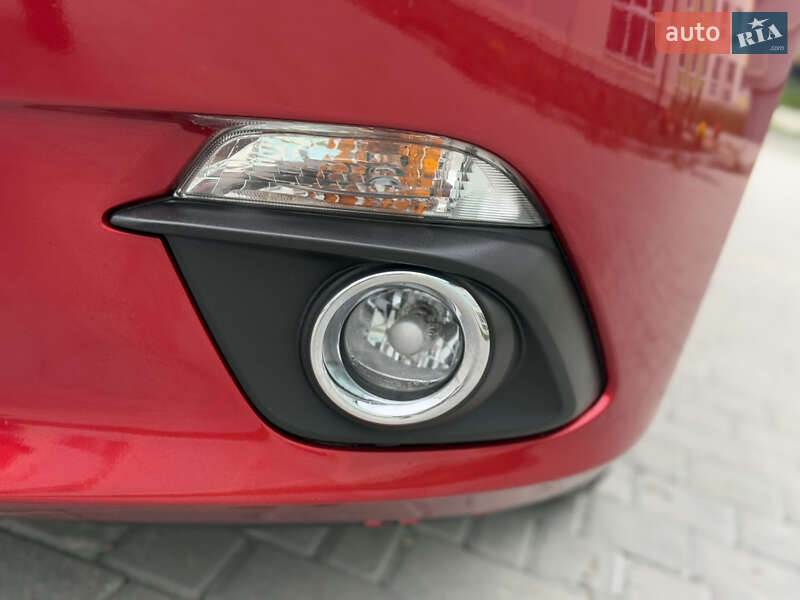 Седан Mazda 3 2014 в Виннице