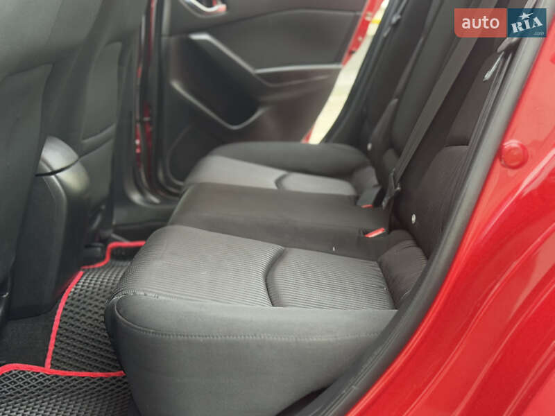 Седан Mazda 3 2014 в Виннице