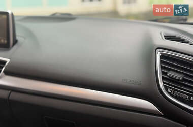 Седан Mazda 3 2014 в 