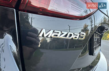 Хэтчбек Mazda 3 2016 в 