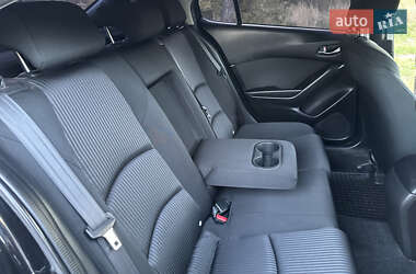 Хэтчбек Mazda 3 2016 в 