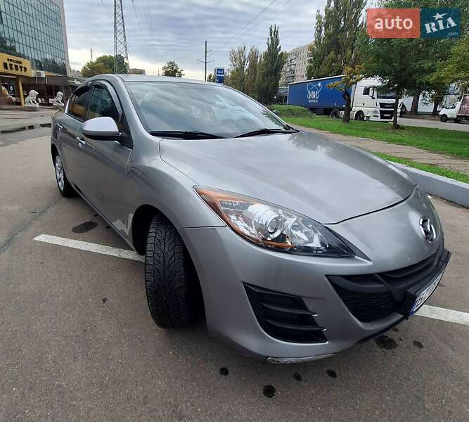 Седан Mazda 3 2013 в Николаеве
