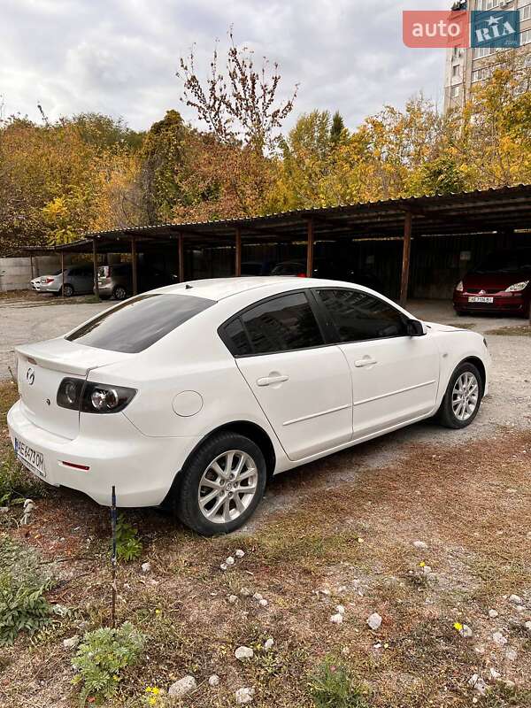 Седан Mazda 3 2008 в Днепре