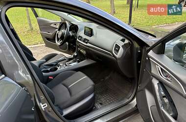 Седан Mazda 3 2017 в  фото 8 Седан Mazda 3 2017 в