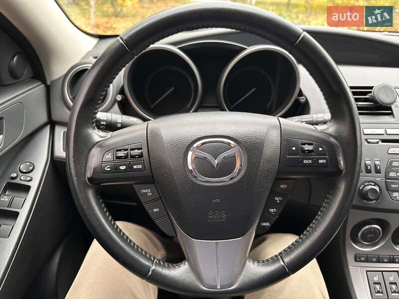 Хэтчбек Mazda 3 2011 в Южноукраинске