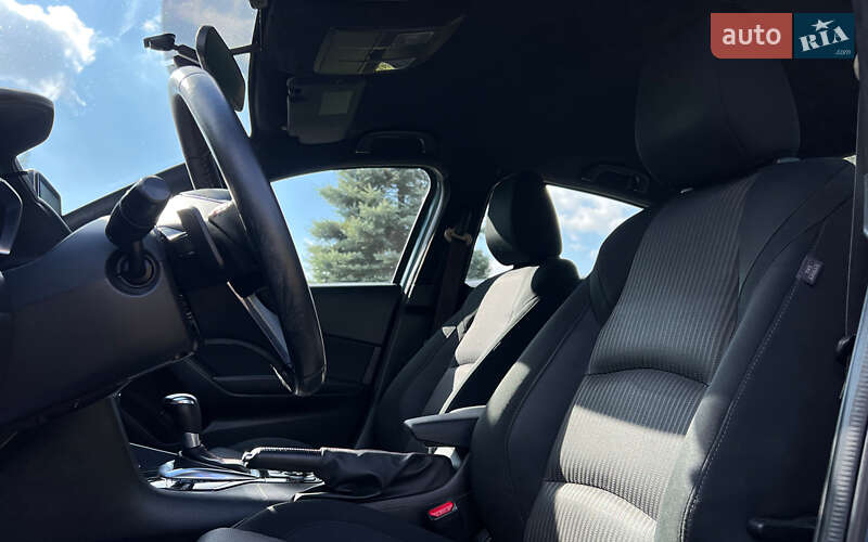 Седан Mazda 3 2014 в Львове