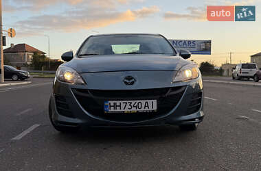 Седан Mazda 3 2011 в 