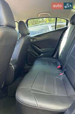 Седан Mazda 3 2016 в  фото 11 Седан Mazda 3 2016 в