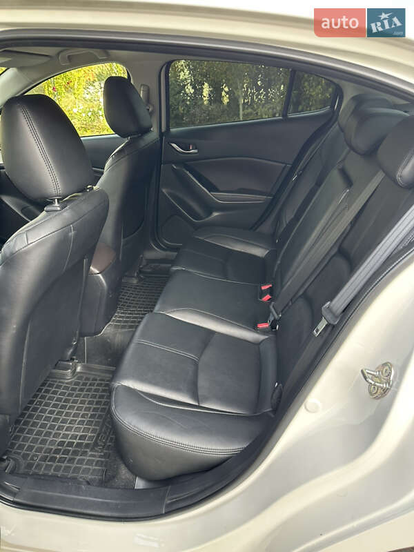 Седан Mazda 3 2016 в Львове фото 8 Седан Mazda 3 2016 в Львове