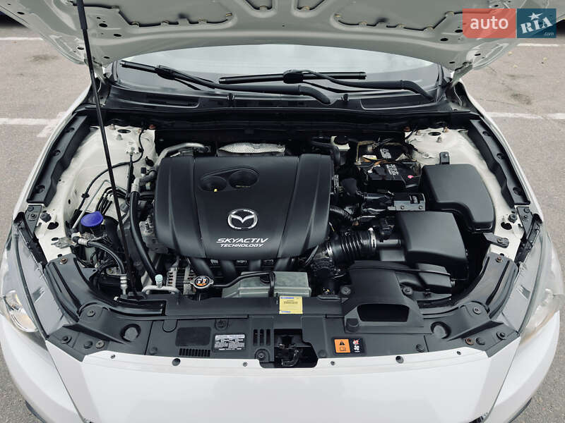Седан Mazda 3 2014 в Кременчуці