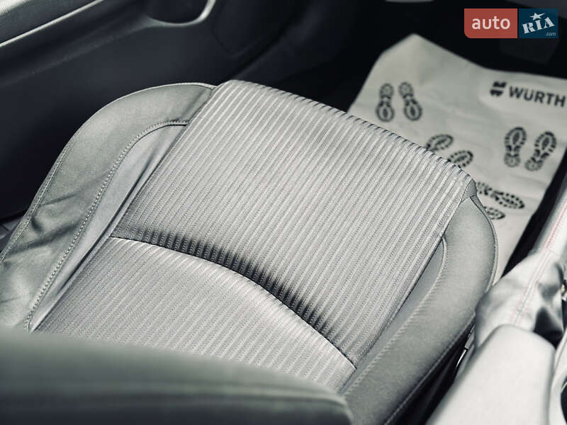 Седан Mazda 3 2014 в Кременчуці