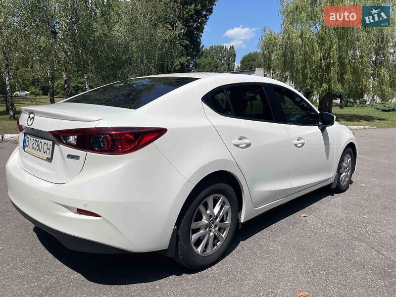 Седан Mazda 3 2016 в Кременчуге