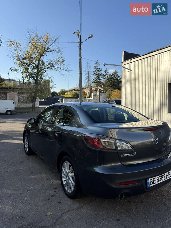 Седан Mazda 3 2012 в Николаеве