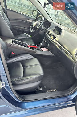 Седан Mazda 3 2018 в 