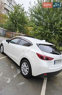 Хетчбек Mazda 3 2015 в  фото 24 Хетчбек Mazda 3 2015 в