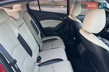 Седан Mazda 3 2014 в Мукачево