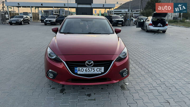 Седан Mazda 3 2014 в Мукачево