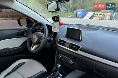 Седан Mazda 3 2014 в Мукачево