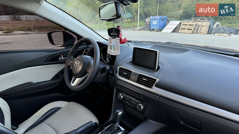 Седан Mazda 3 2014 в Мукачево