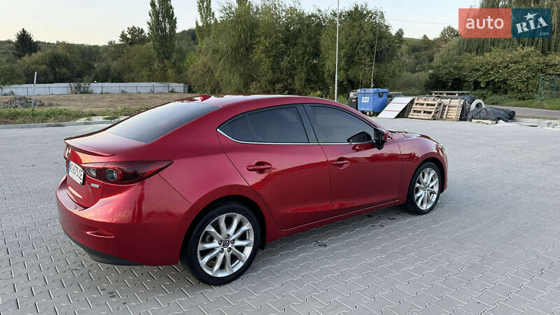 Седан Mazda 3 2014 в Мукачево