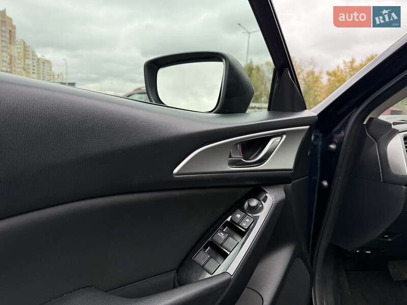 Седан Mazda 3 2018 в Киеве фото 13 Седан Mazda 3 2018 в Киеве