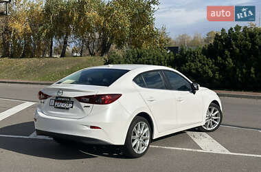 Седан Mazda 3 2017 в  фото 5 Седан Mazda 3 2017 в